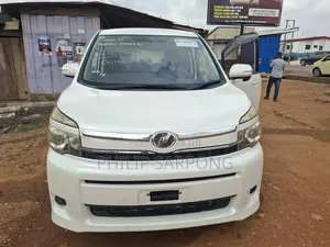 Toyota Voxy 2013 White