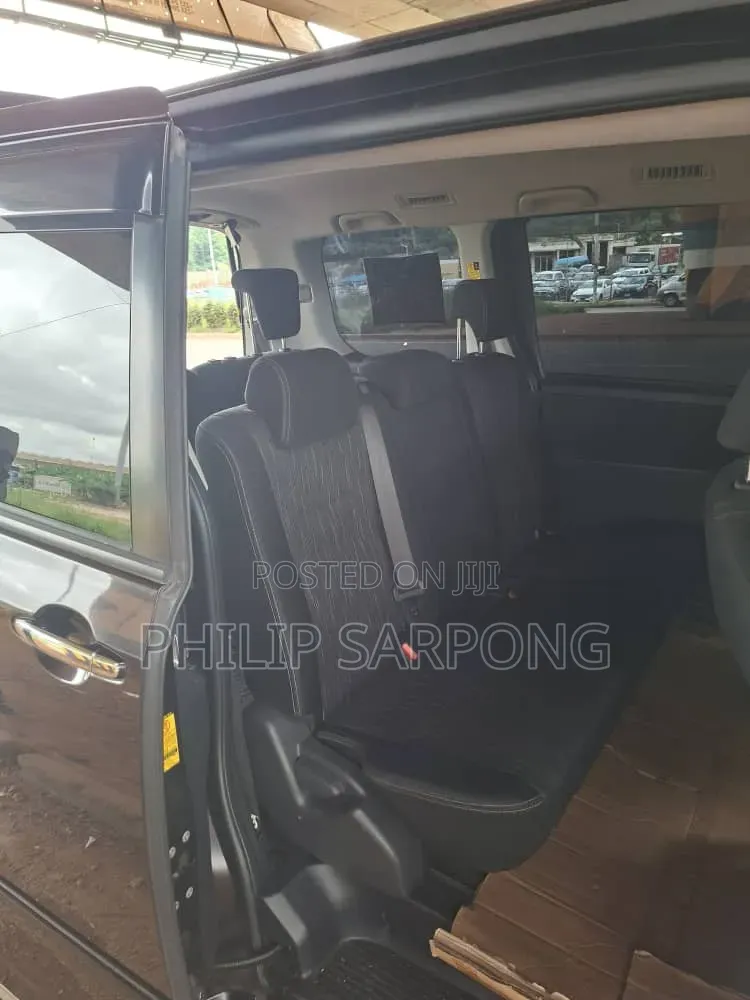 Toyota Voxy 2013 White