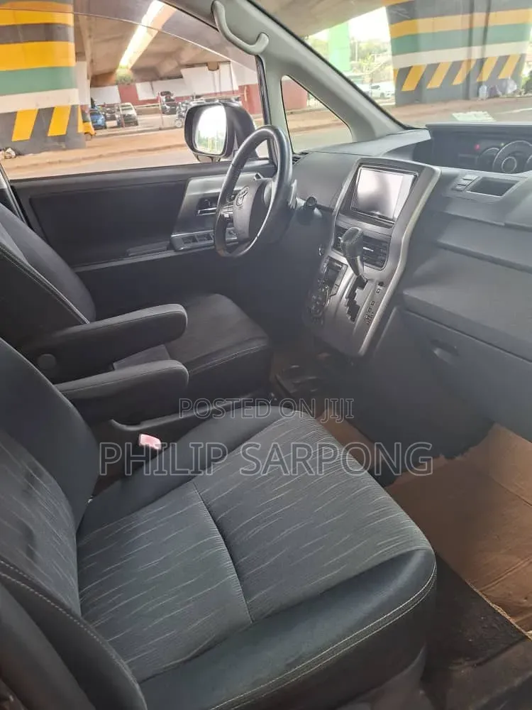 Toyota Voxy 2013 Black