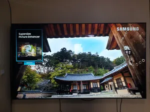 98"Samaung Crystal Uhd HDR Smart Satellite Tv