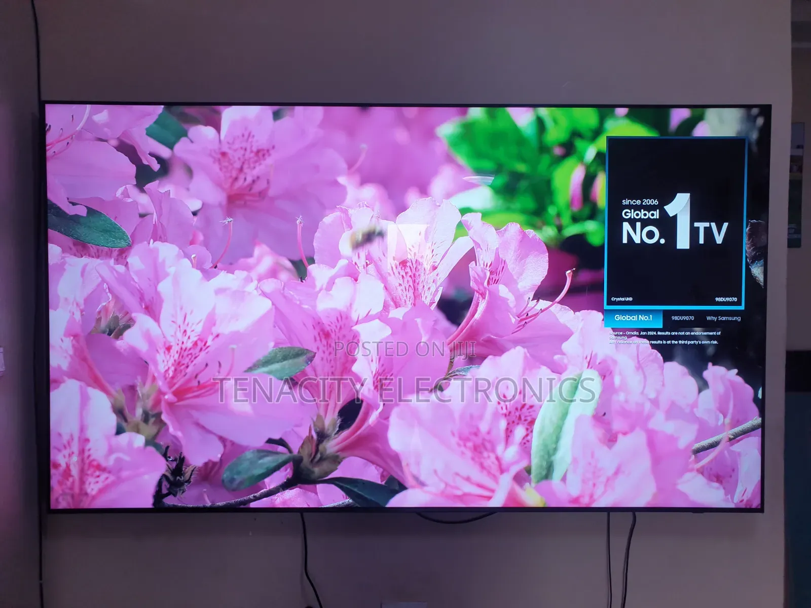 98"Samaung Crystal Uhd HDR Smart Satellite Tv