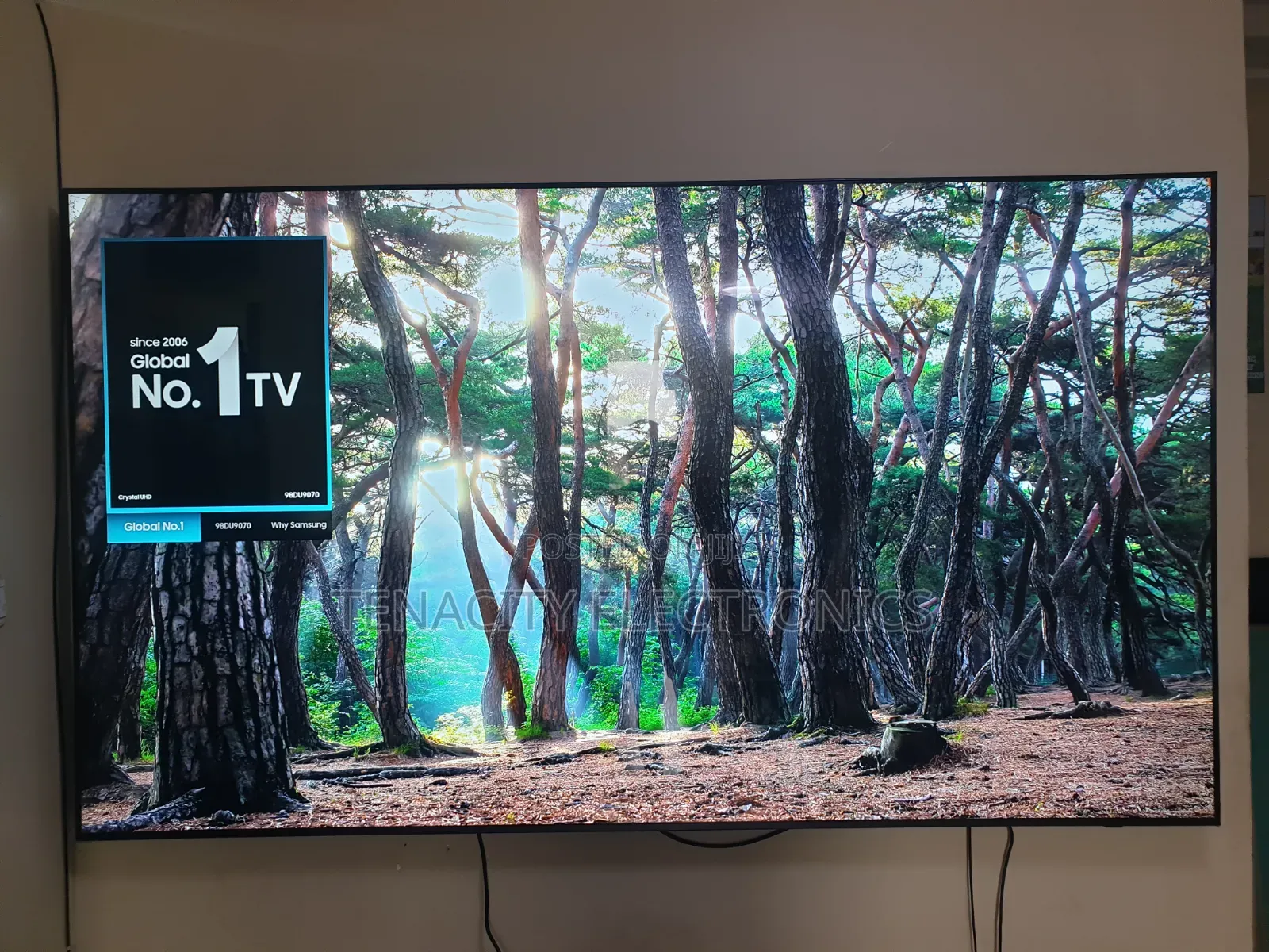 98"Samaung Crystal Uhd HDR Smart Satellite Tv