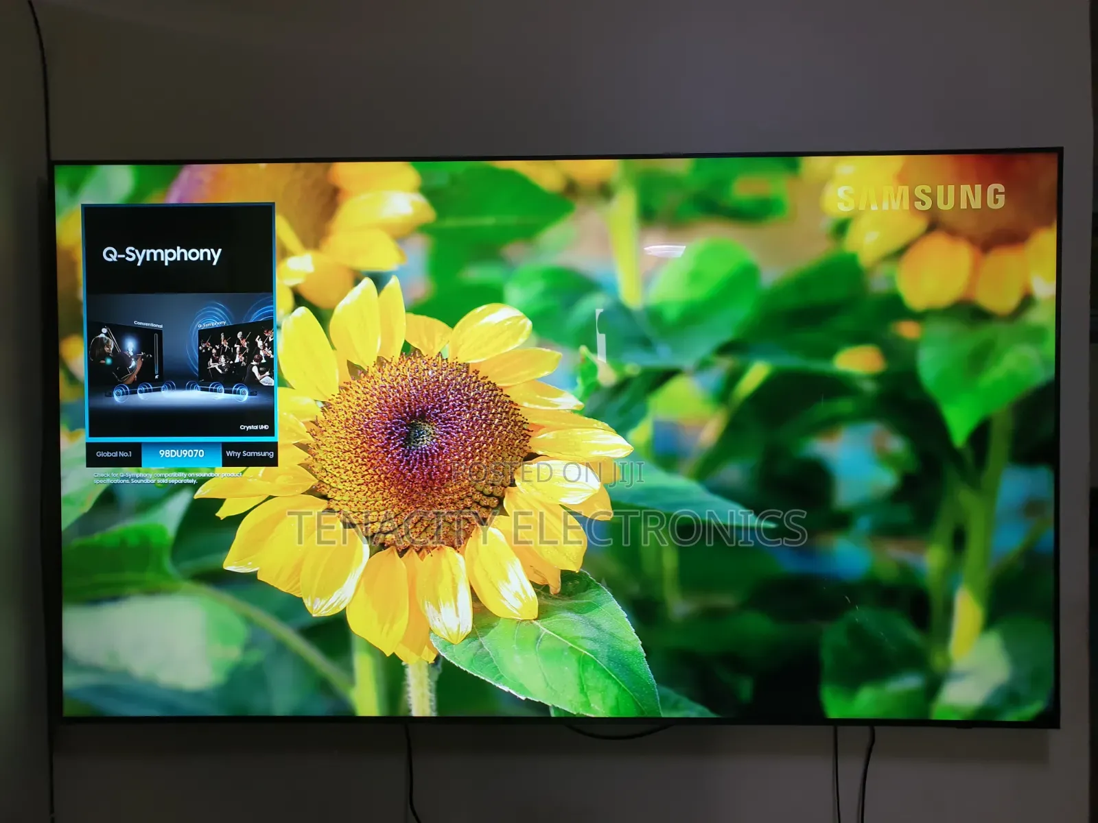 98"Samaung Crystal Uhd HDR Smart Satellite Tv