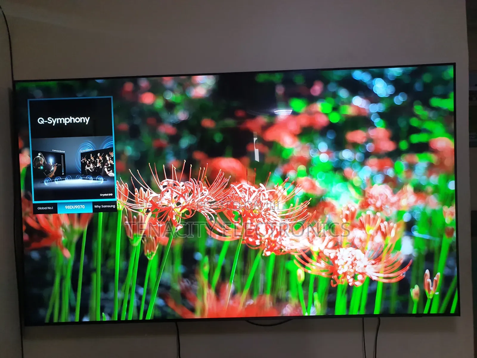 98"Samaung Crystal Uhd HDR Smart Satellite Tv