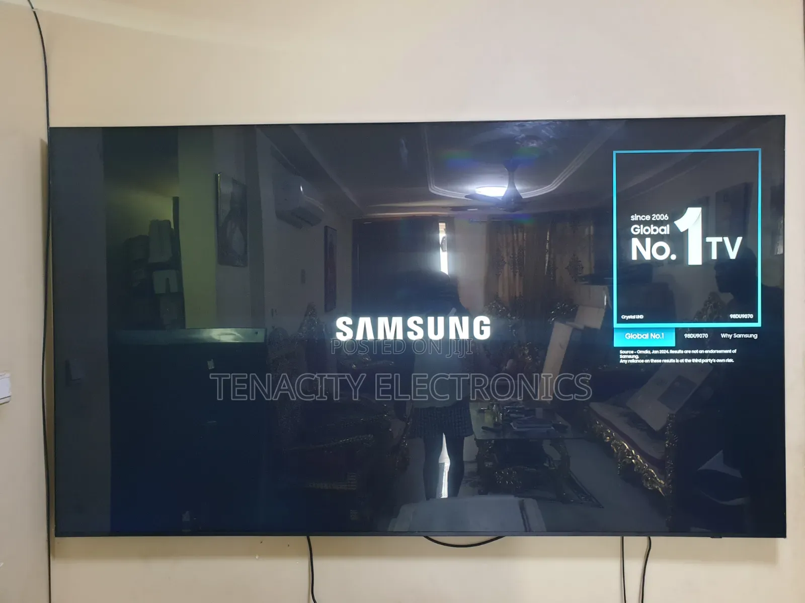 98"Samaung Crystal Uhd HDR Smart Satellite Tv