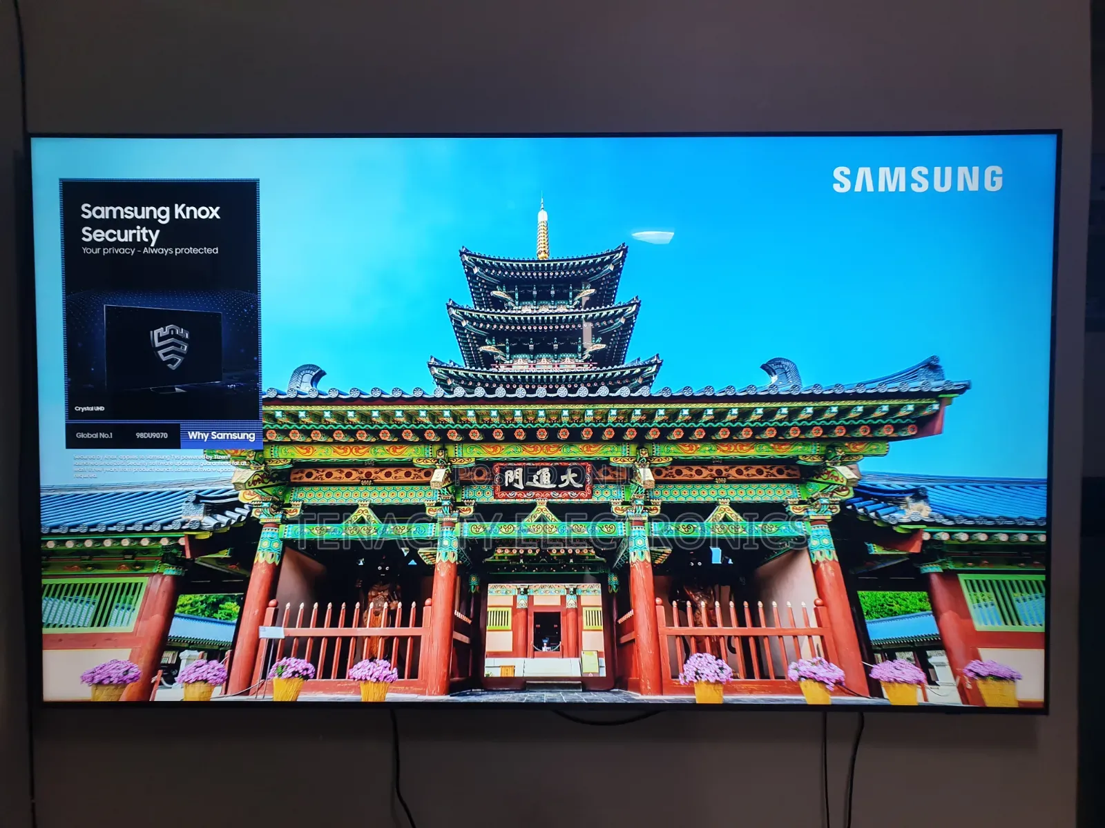 98"Samaung Crystal Uhd HDR Smart Satellite Tv
