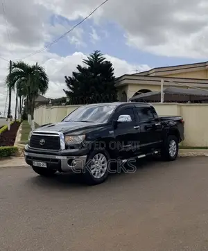 Toyota Tundra 2013 Black