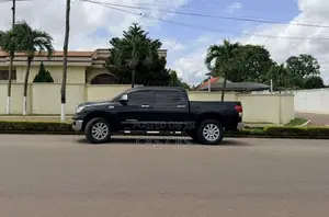 Toyota Tundra 2013 Black