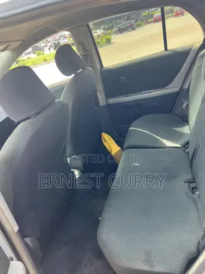 Toyota Vitz 1.3 AWD 5dr 2010 Gray