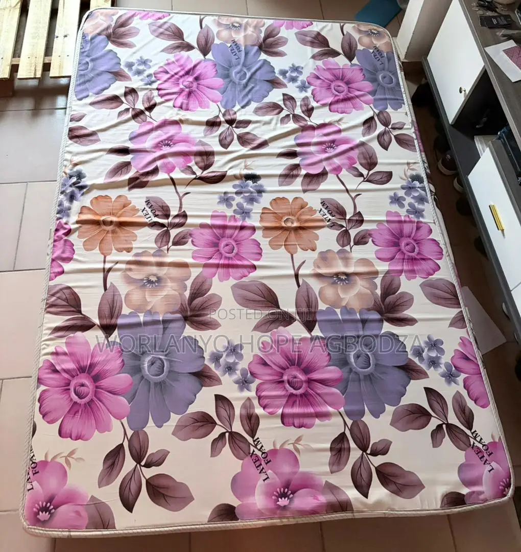 10-Inch Latex Foam Mattress(Excellent Condition)