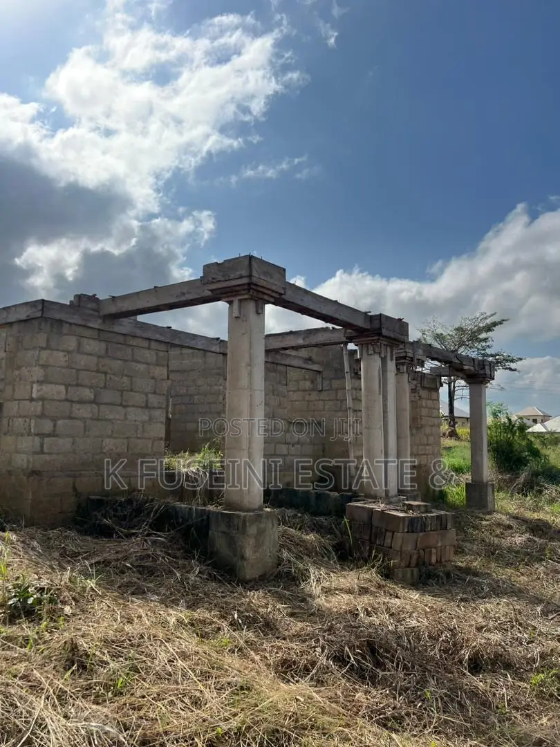 4bdrm House in K Fuseini Estate, Bekwai Municipal for sale