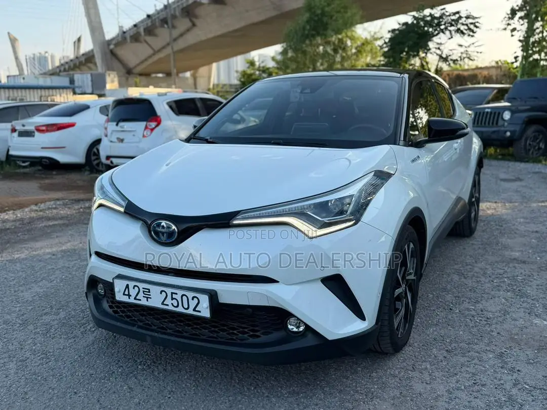 Toyota C-HR XLE FWD 2019 White