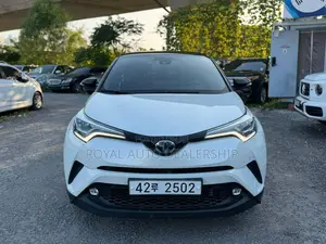 Toyota C-HR XLE FWD 2019 White