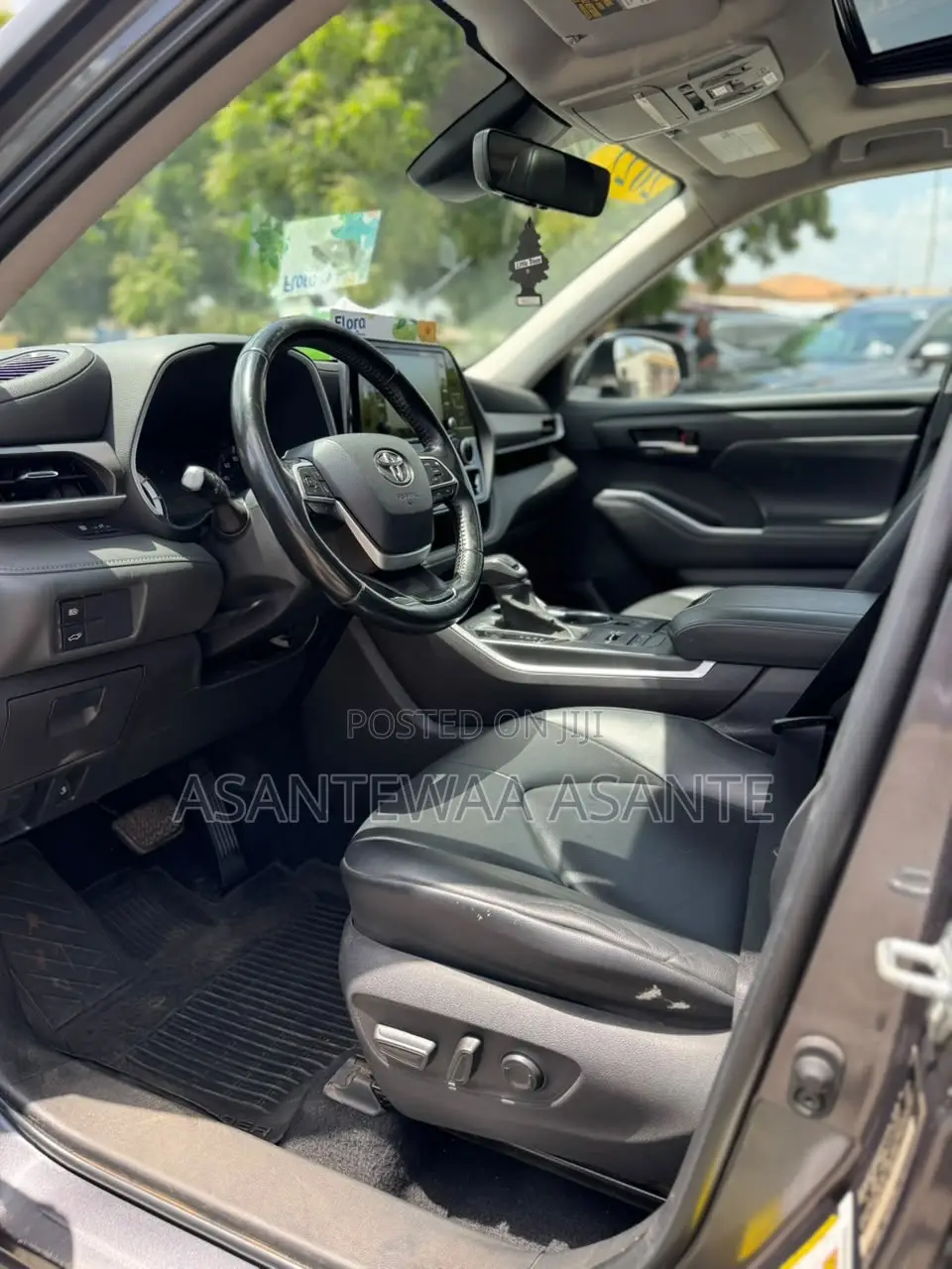 Toyota Highlander XLE 2022 Gray
