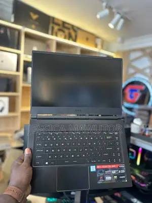 Laptop MSI 16GB Intel Core i7 SSD 512GB