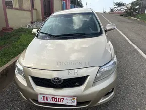 Toyota Corolla 2018 White