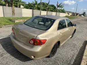 Toyota Corolla 2018 White