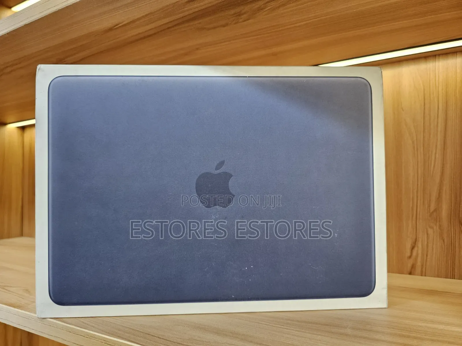 New Laptop Apple MacBook 8GB SSD 256GB