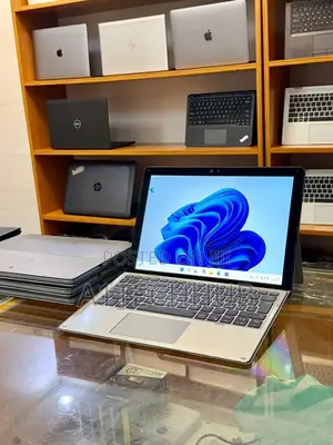 Laptop Dell Latitude 7210 2-in-1 8GB Intel Core i5 SSD 256GB