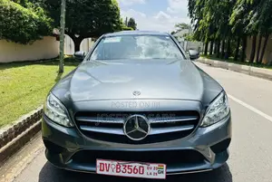 Mercedes-Benz C300 2021