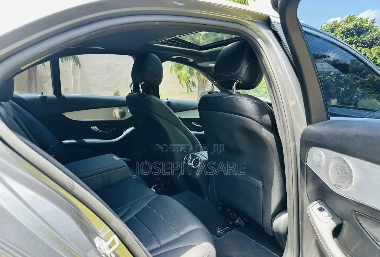 Mercedes-Benz C300 2021