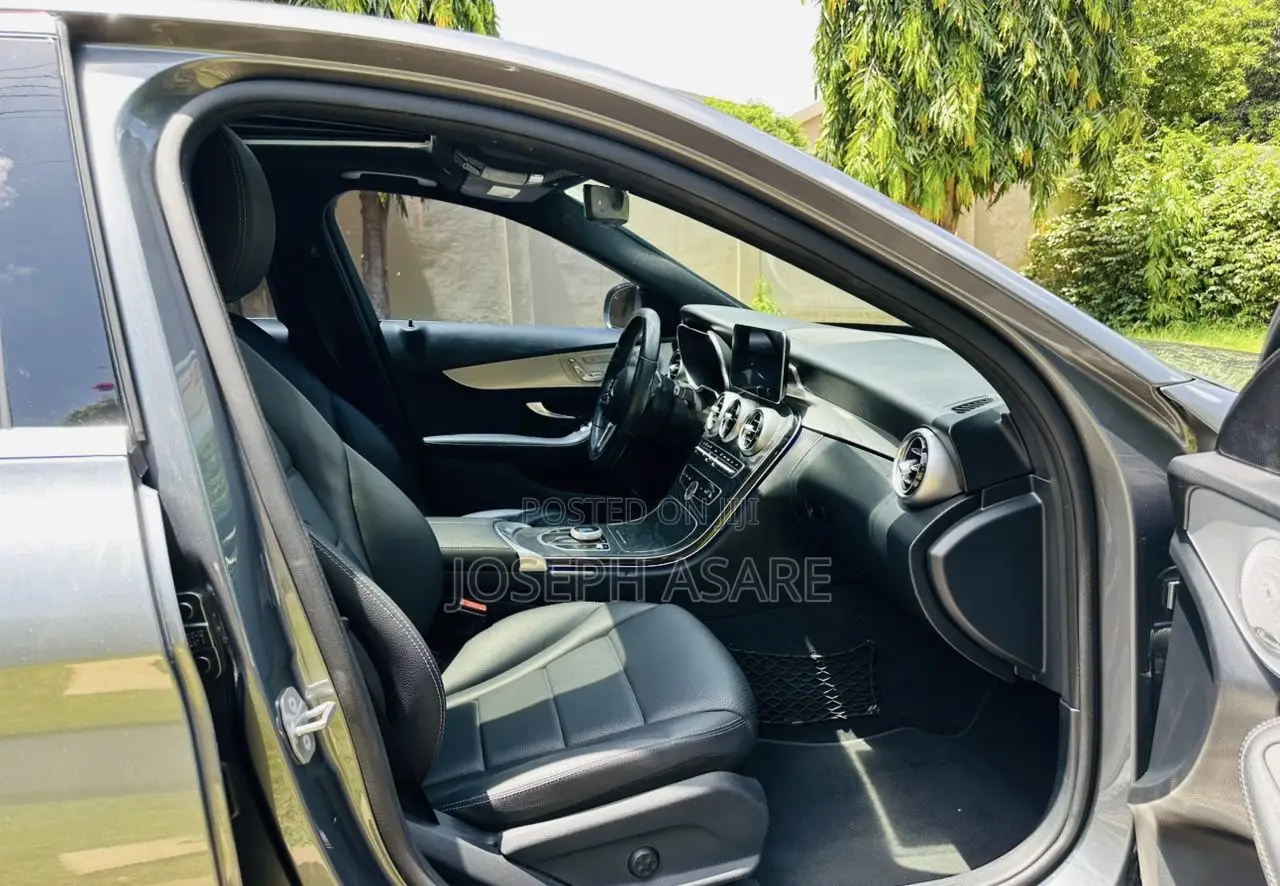 Mercedes-Benz C300 2021