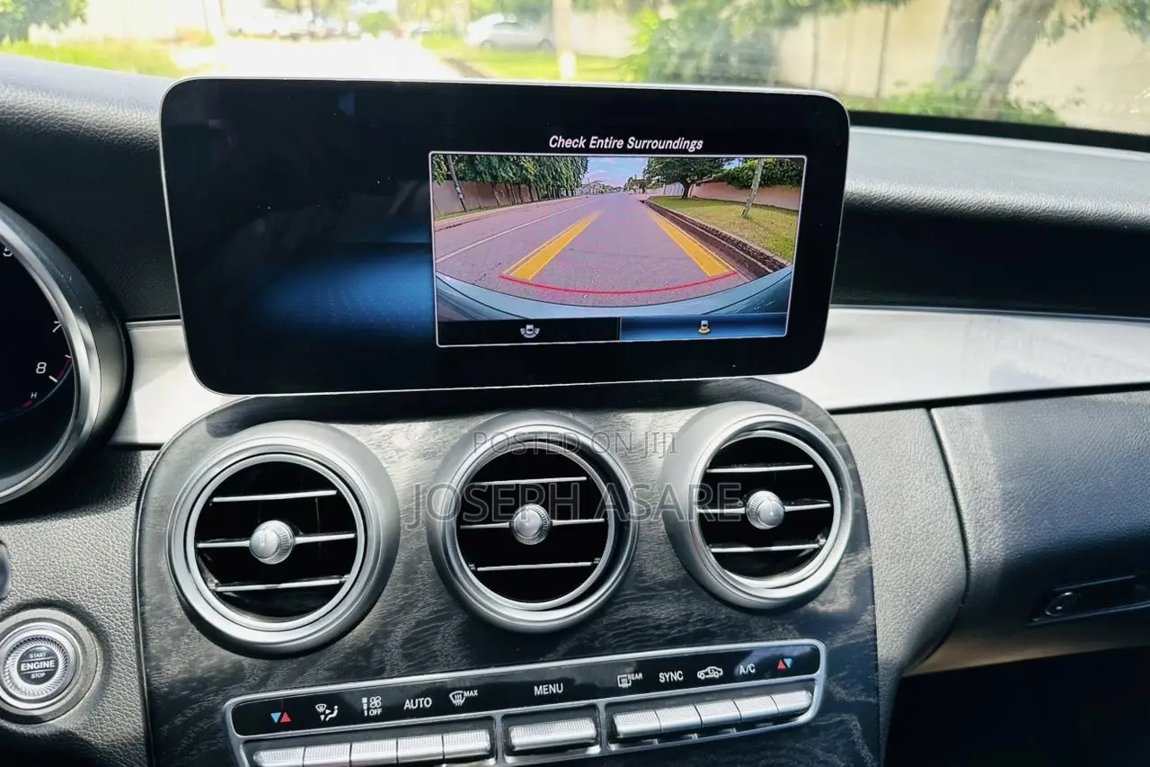 Mercedes-Benz C300 2021