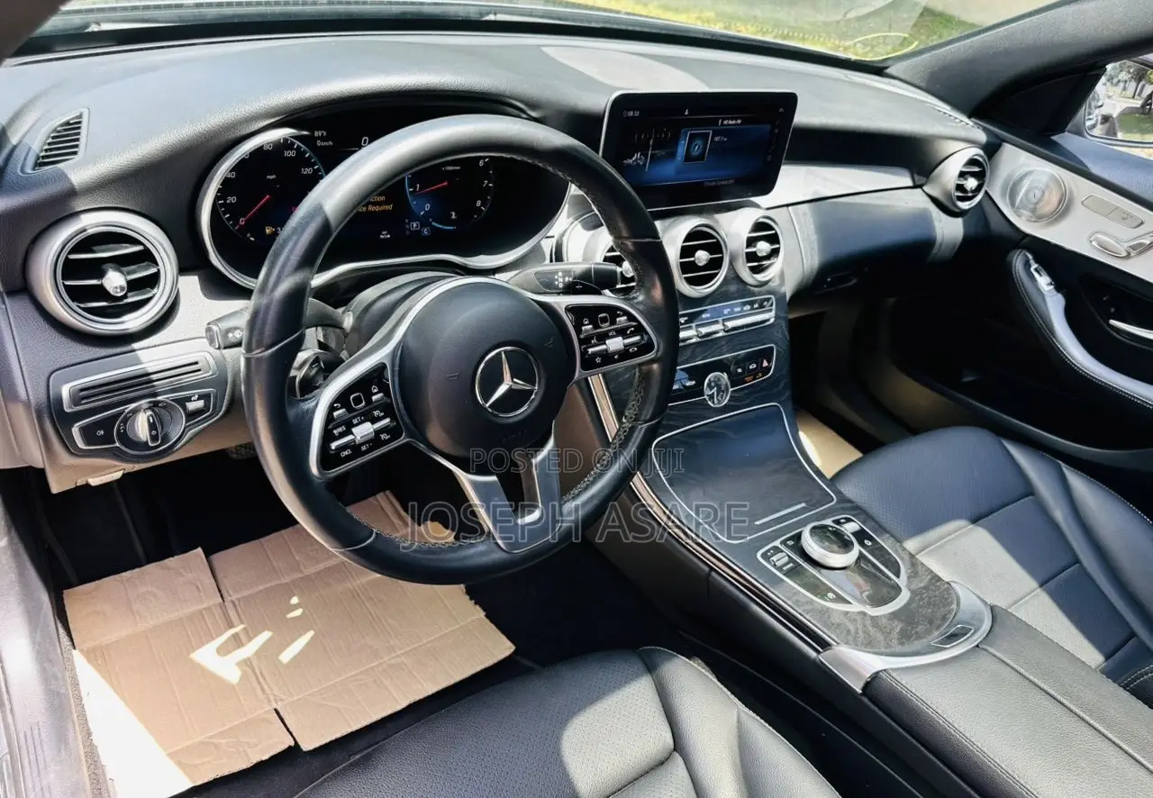 Mercedes-Benz C300 2021