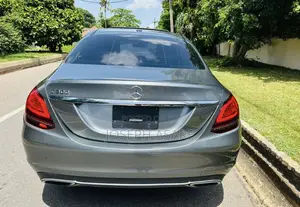 Mercedes-Benz C300 2021