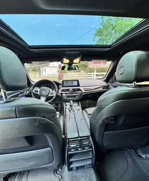 Mercedes-Benz C300 2021