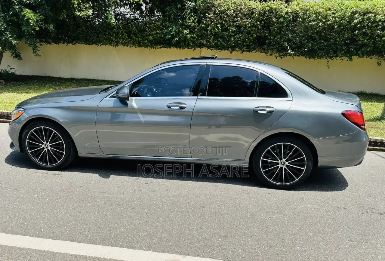 Mercedes-Benz C300 2021