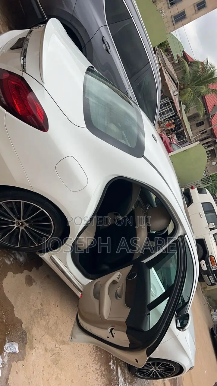 Mercedes-Benz C300 2019 White
