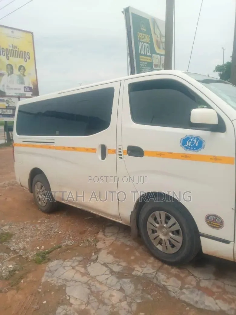 Nissan Caravan (Urvan) 2012 White