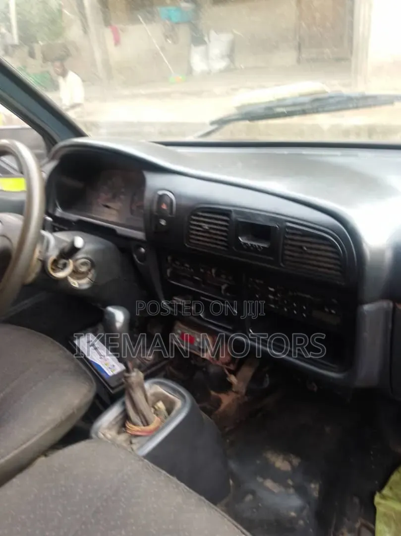 Hyundai H-100 2004 Blue
