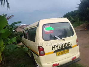 Hyundai H-100 2001 Yellow