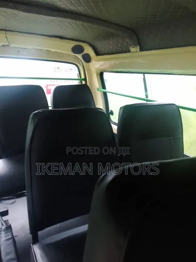 Hyundai H-100 2001 Yellow