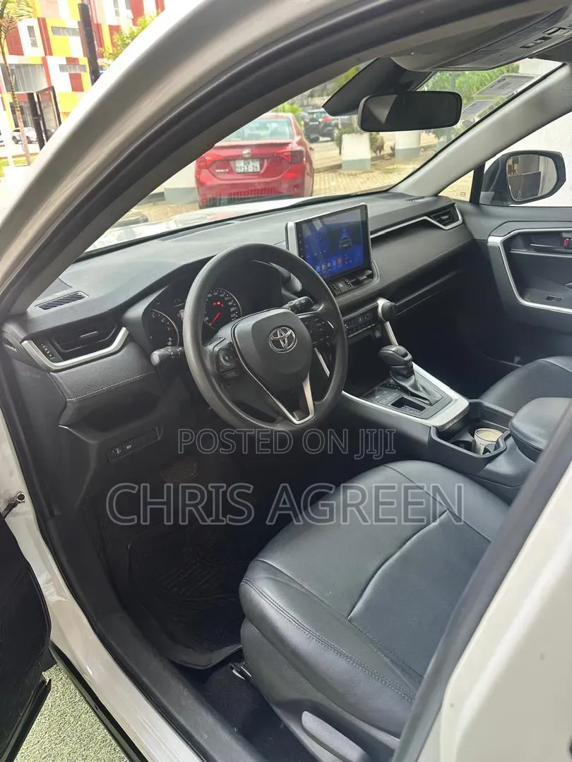 Toyota RAV4 2020 White