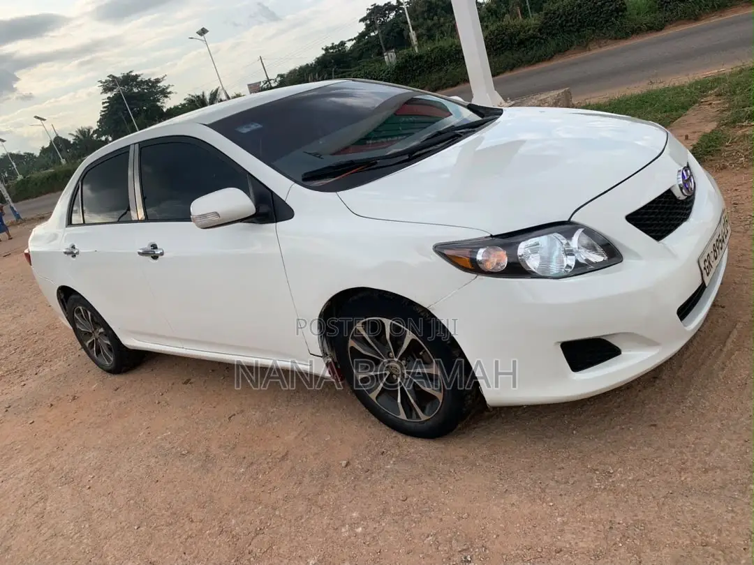 Toyota Corolla 2010 White