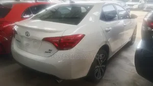 Toyota Corolla 2018 White