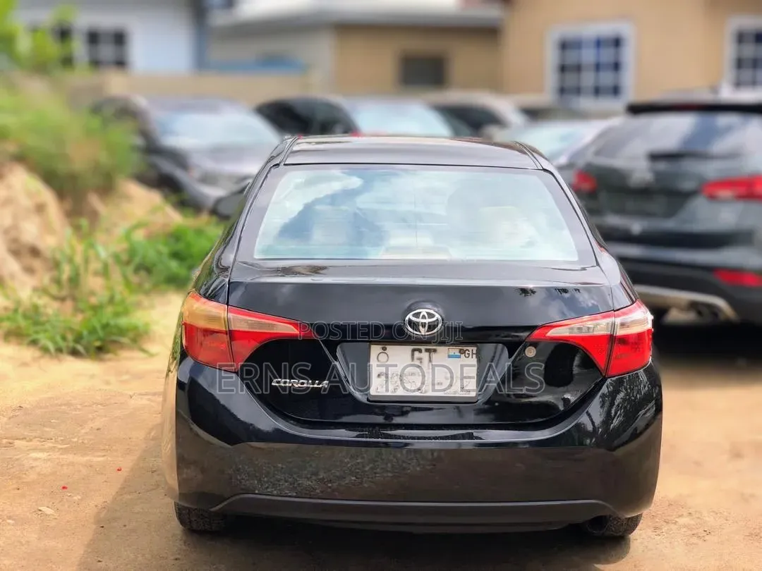 Toyota Corolla 2016 Black