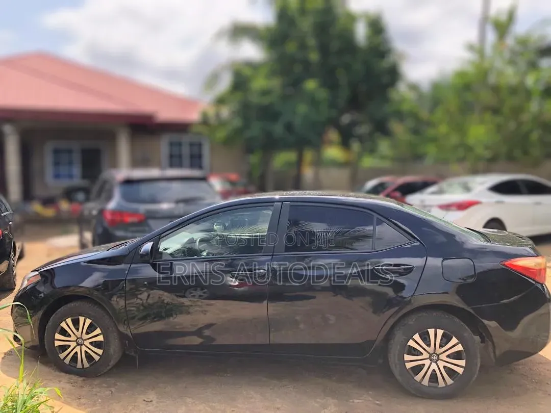 Toyota Corolla 2016 Black