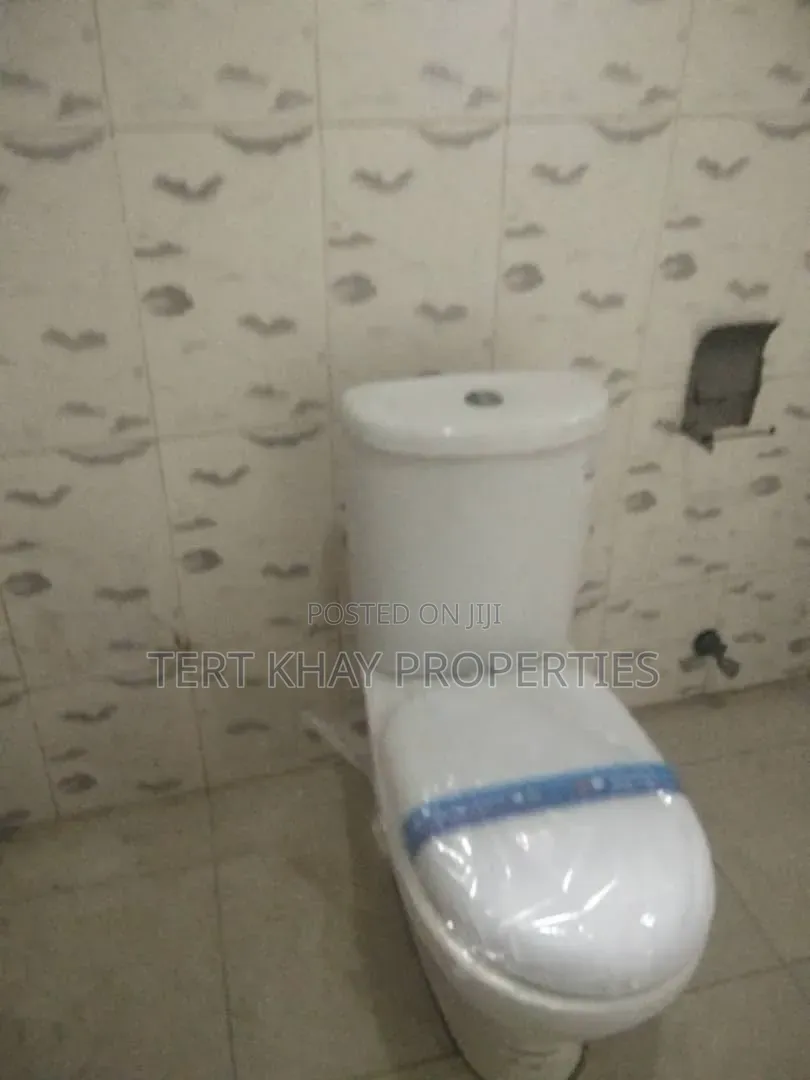 5bdrm House in Okpoi Goono, Teshie for rent