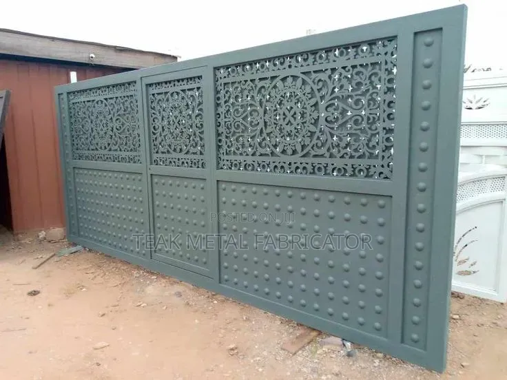 Sliding Metal Gate