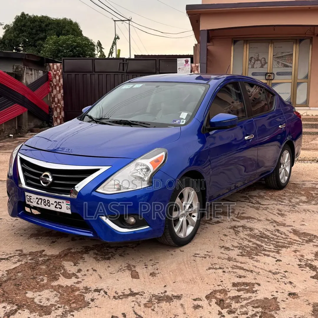 Nissan Versa 2017 Blue