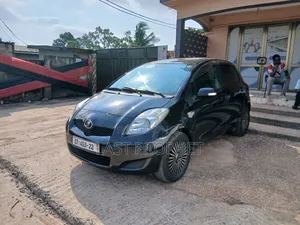 Toyota Vitz 2010 Black