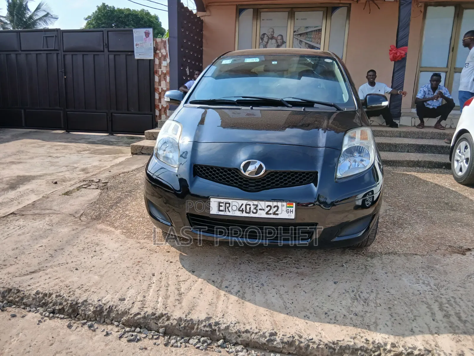 Toyota Vitz 2010 Black