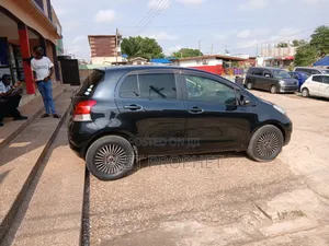 Toyota Vitz 2010 Black