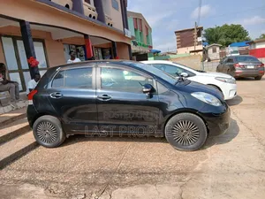 Toyota Vitz 2010 Black