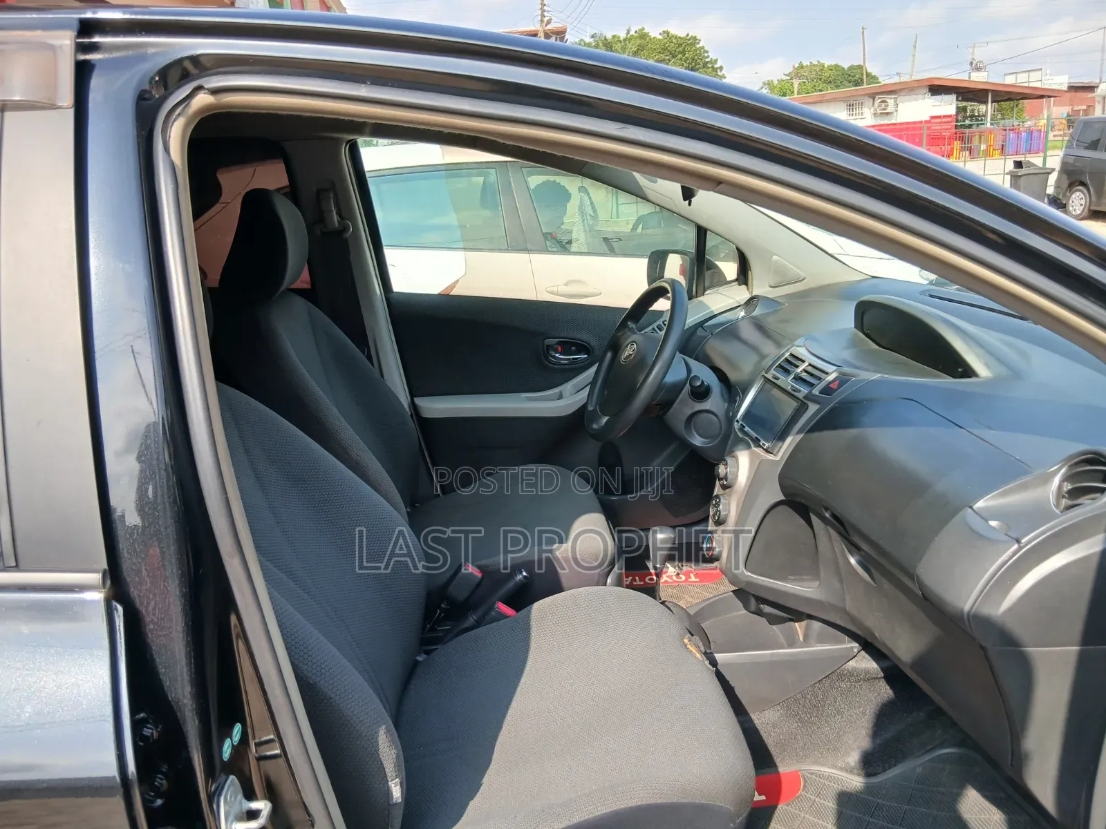 Toyota Vitz 2010 Black