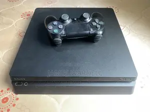 Playstation 4 Slim